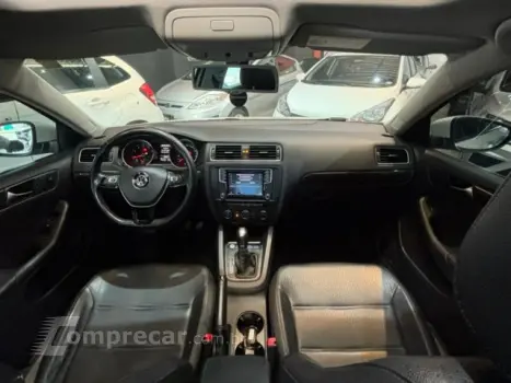 JETTA - 2.0 COMFORTLINE 4P TIPTRONIC