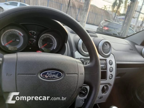FIESTA SEDAN - 1.6 SE SEDAN 16V 4P MANUAL