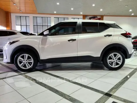 KICKS PLAY SENSE 1.6 16V FLEX AUT.