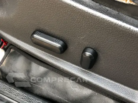 T4 3.0 Teto Rígido 16V Turbo Eletronic Diesel 2P Manual