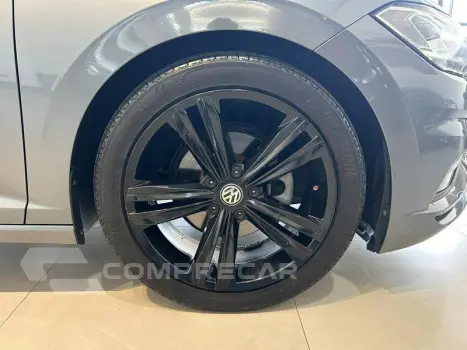 JETTA R-LINE 250 TSI 1.4 FLEX 16V AUT.