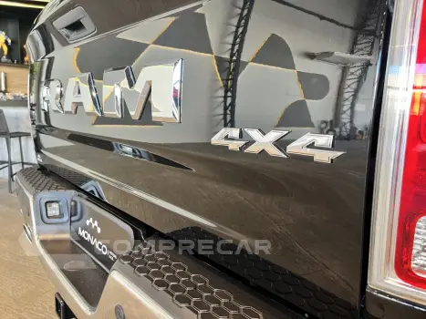 Classic 5.7 V8 32V 4P HEMI LARAMIE AUTOMÁTICO