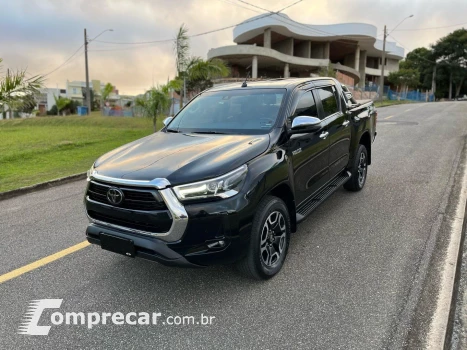 Toyota HILUX 2.8 D-4D TURBO DIESEL CD SRX 4X4 AUTOMÁTICO 4 portas