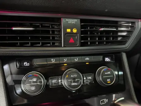 JETTA 1.4 250 TSI TOTAL FLEX R-LINE TIPTRONIC