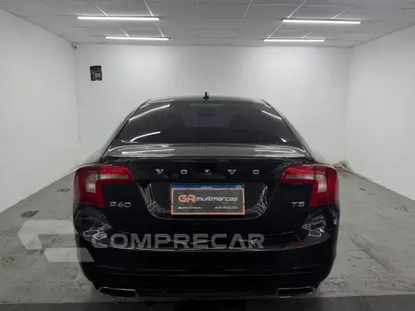 S60 T-5 MOMENTUM 2.0 245cv 4p