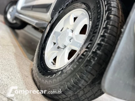 S10 - 2.5 LT 4X4 CD 16V 4P MANUAL