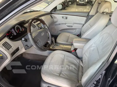 AZERA 3.3 MPFI GLS Sedan V6 24V