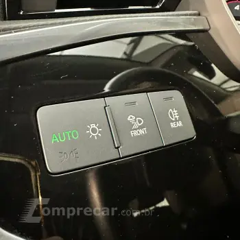 Q3 Performance 2.0 TFSI Tiptr. Quattro