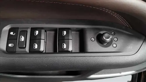 COMMANDER 1.3 T270 TURBO FLEX OVERLAND AT6