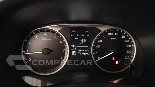 KICKS PLAY 1.6 16V FLEXSTART SENSE XTRONIC