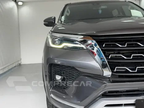HILUX SW4 2.8 D-4d Turbo SRX 7L 4X4