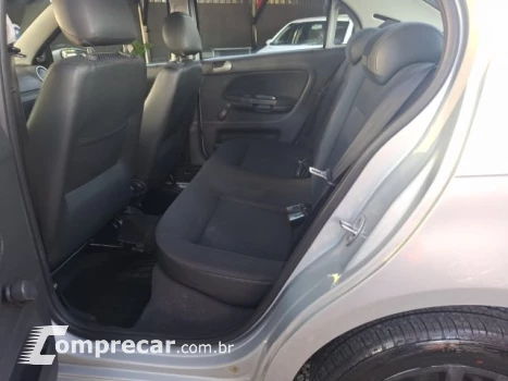 VOYAGE - 1.6 MI TRENDLINE 8V 4P MANUAL