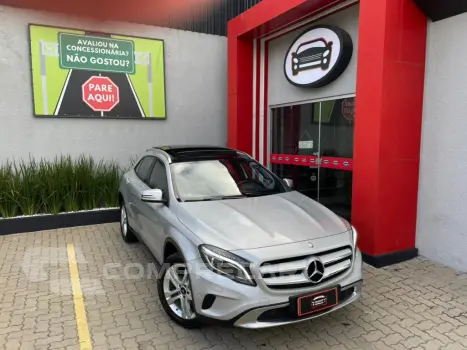 Mercedes-Benz GLA 200 1.6 CGI VISION 16V TURBO FLEX 4P AUTOMÁTICO 4 portas