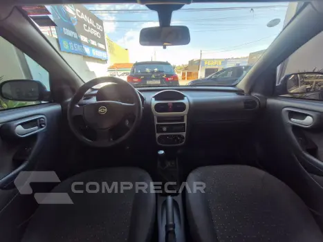 CORSA 1.4 MPFI Premium Sedan 8V