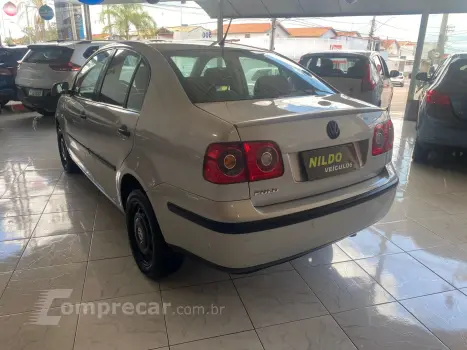 POLO SEDAN 1.6 MI 8V
