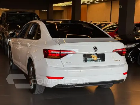 JETTA 1.4 250 TSI TOTAL FLEX R-LINE TIPTRONIC