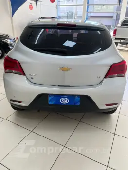 Onix Hatch 1.4 4P FLEX LT AUTOMÁTICO