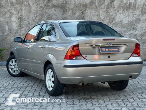 FOCUS 2.0 GHIA SEDAN 16V GASOLINA 4P MANUAL