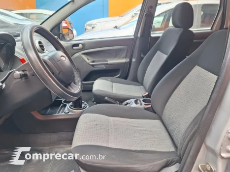 FIESTA SEDAN - 1.6 ROCAM SEDAN 8V 4P MANUAL