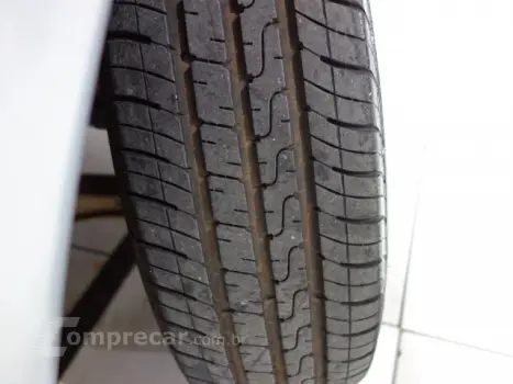 CLASSIC - 1.0 MPFI VHCE 8V 4P MANUAL