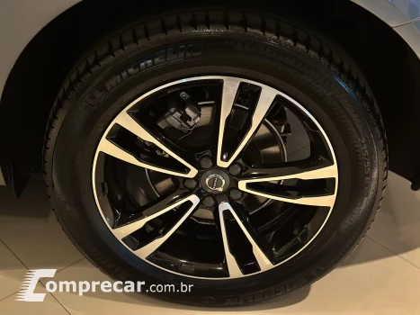 XC40 2.0 T5 Momentum AWD Geartronic