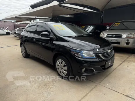 Onix Hatch 1.4 4P FLEX LT