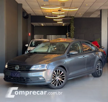 Volkswagen JETTA 2.0 TSI Highline 211cv 4 portas