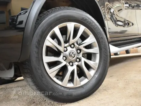 HILUX SW4 - 2.8 D-4D TURBO SRX 4X4 AUTOMÁTICO