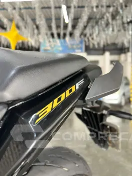 CB 300F ABS