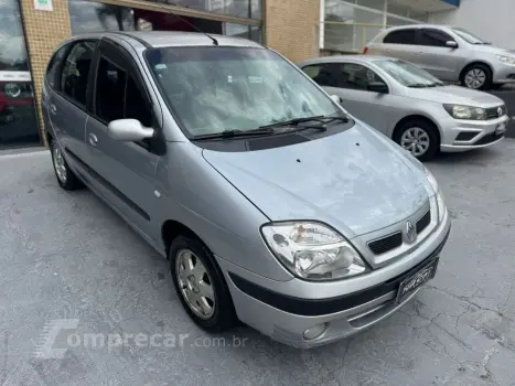 Renault Scénic RXE/ Privilège 2.0 16V 5p Mec. 4 portas