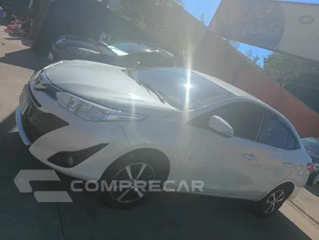 Toyota Yaris 4 portas