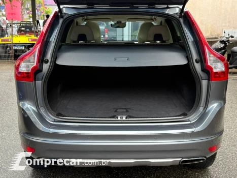 XC60 2.4 D5 Momentum AWD
