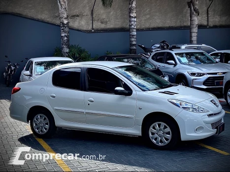 PEUGEOT 207 1.4 XR Passion Sport 8V 4 portas