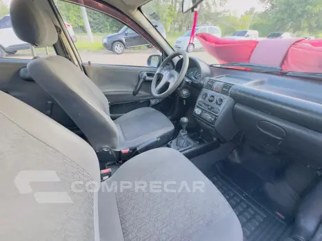 Classic Sedan 1.6 4P