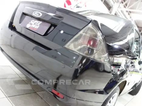 FIESTA SEDAN - 1.0 ROCAM SEDAN 8V 4P MANUAL