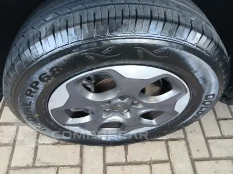 RENEGADE - 1.8 16V 4P MANUAL