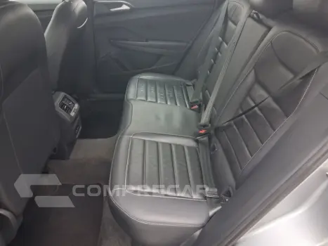 TAOS 1.4 250 TSI TOTAL FLEX HIGHLINE AUTOMÁTICO