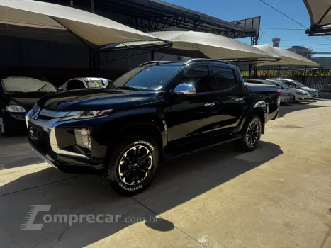 Mitsubishi L 200 Triton 2.4 16V SPORT HPE 4X4 CABINE DUPLA TURBO DIESEL 4 portas