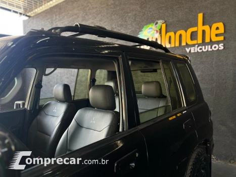 PAJERO TR4 2.0 4X4 16V 140CV FLEX 4P AUTOMÁTICO