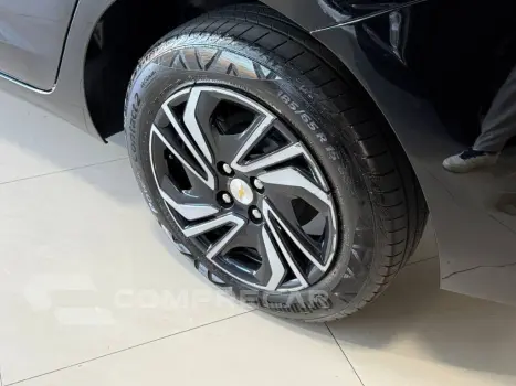 ONIX SEDAN Plus LT 1.0 12V Flex 4p Mec.