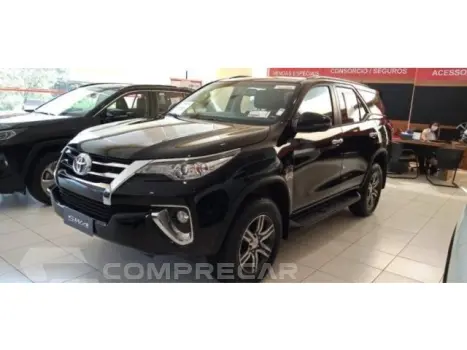Toyota HILUX SW4 2.8 TURBO DIESEL SRX PLATINUM 7L 4X4 AUTOMATICO 4 portas