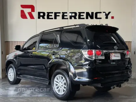 HILUX SW4 3.0 SRV 4X4 7 LUGARES 16V TURBO INTERCOOLER DIESEL