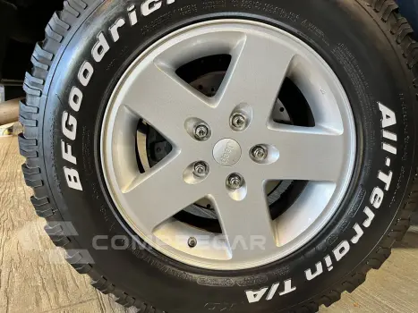 Wrangler 3.8 V6 12V SPORT TETO RÍGIDO E LONA AUTOMÁTICO