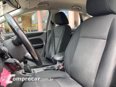 FOCUS SEDAN 2.0