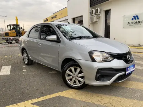 ETIOS 1.5 X PLUS SEDAN 16V FLEX 4P AUTOMÁTICO