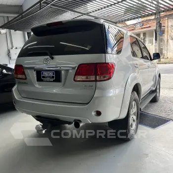 Hilux SW4 SRV D4-D 4x4 3.0 TDI Dies. Aut