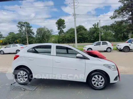 Onix Hatch 1.0 12V 4P FLEX LT