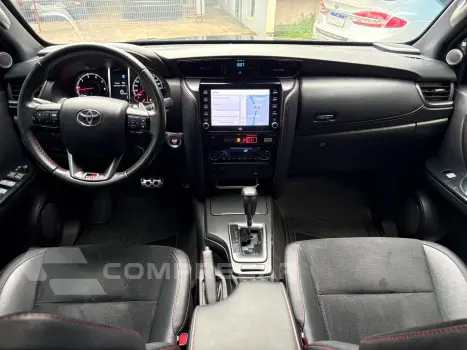 HILUX SW4 2.8 D-4d Turbo Gr-s 7L 4X4