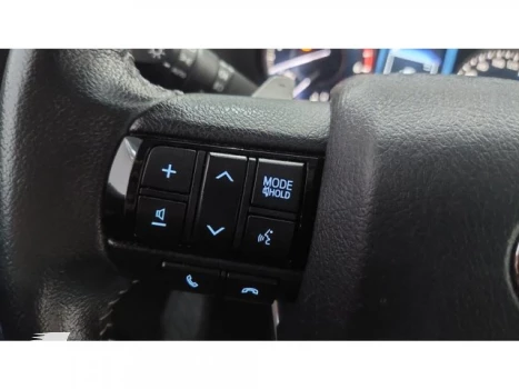 HILUX SW4 - 2.8 D-4D TURBO SRX 4X4 AUTOMÁTICO
