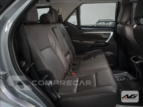 HILUX SW4 2.7 SRV 7 Lugares 4X2 16V